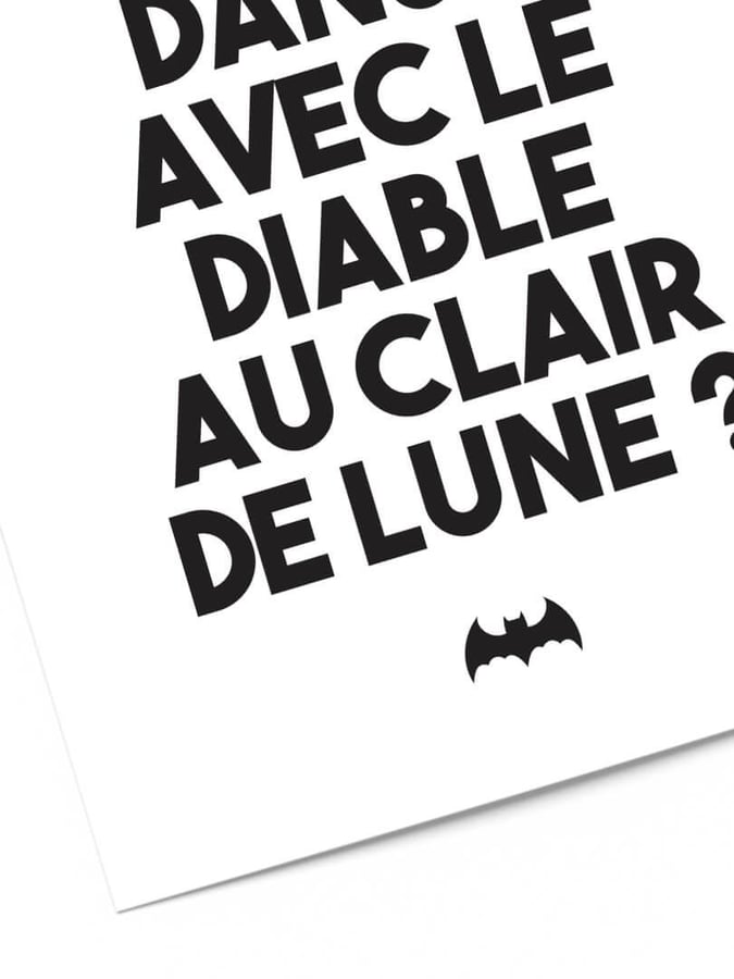 Détail de l’affiche : les mots Avec le diable au clair de lune et la petite chauve-souris noire